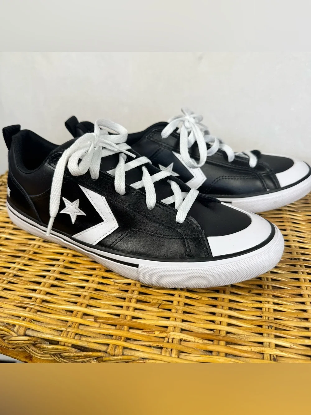 Converse All Star Leather Low Top Sneakers Kids Mens 7 Womens 8.5 Black White